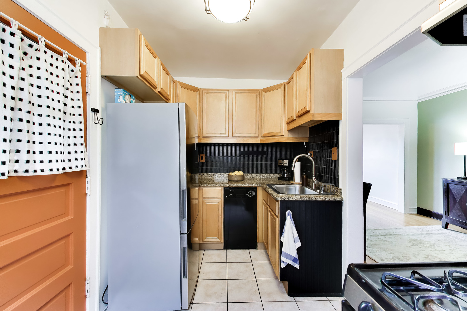 1750 W GRANVILLE Avenue Unit: 2A