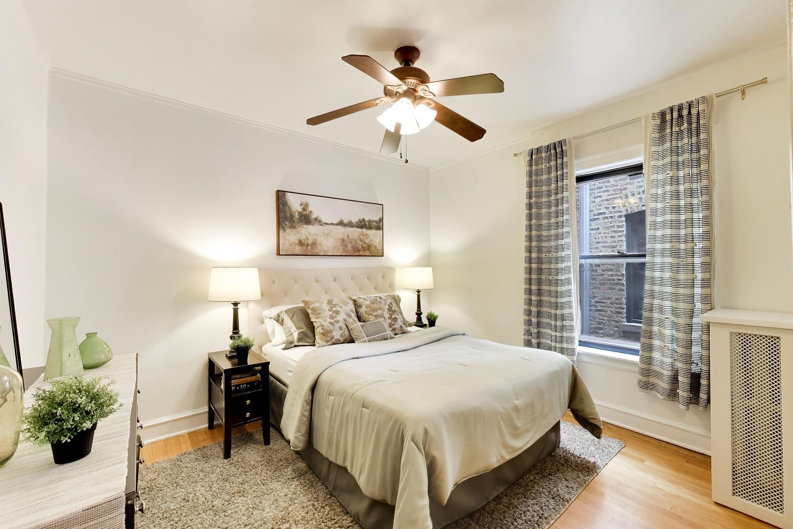 1750 W GRANVILLE Avenue Unit: 2A