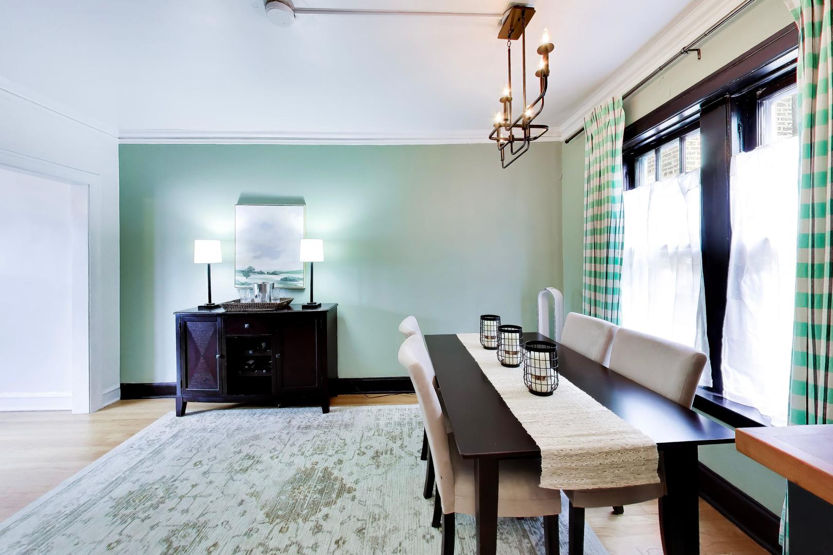 1750 W GRANVILLE Avenue Unit: 2A
