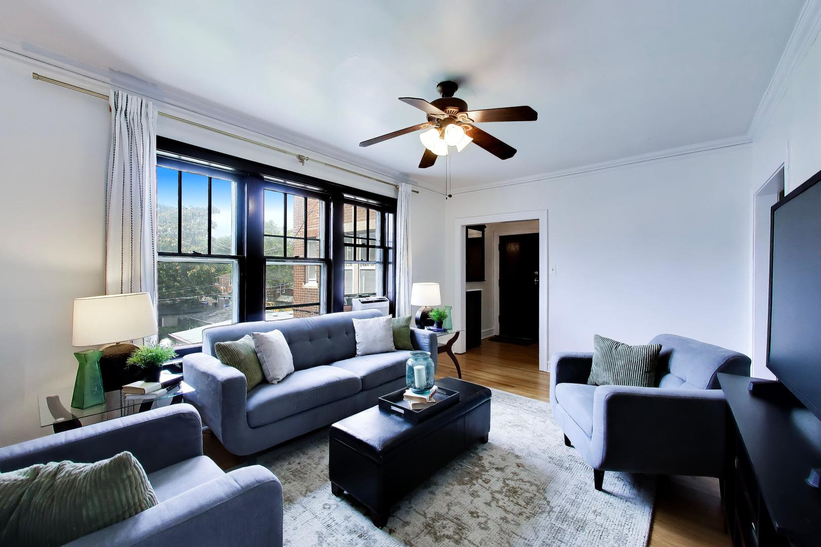 1750 W GRANVILLE Avenue Unit: 2A