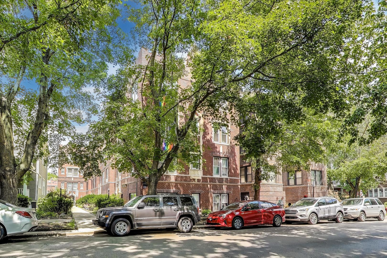 1750 W GRANVILLE Avenue Unit: 2A
