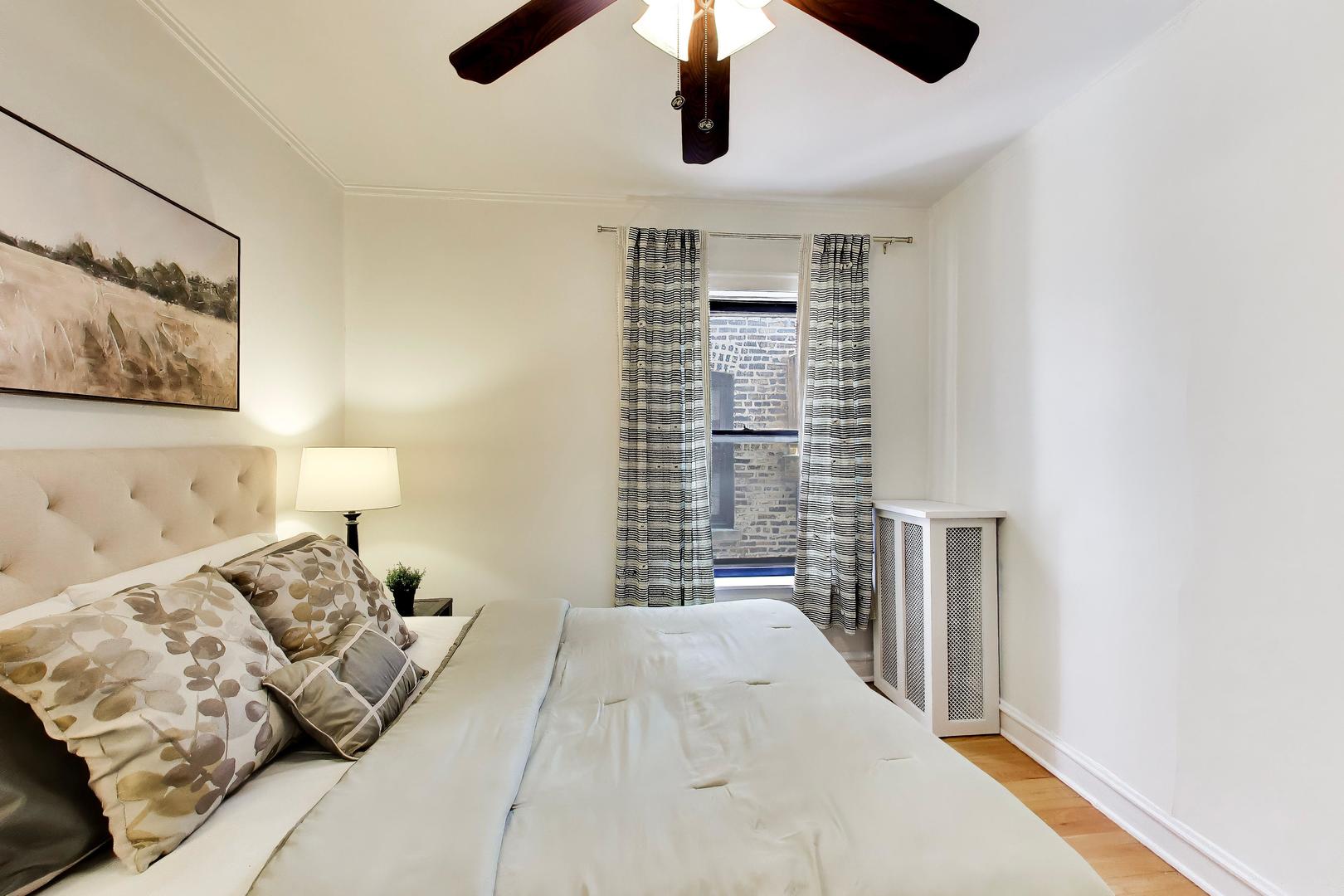 1750 W GRANVILLE Avenue Unit: 2A