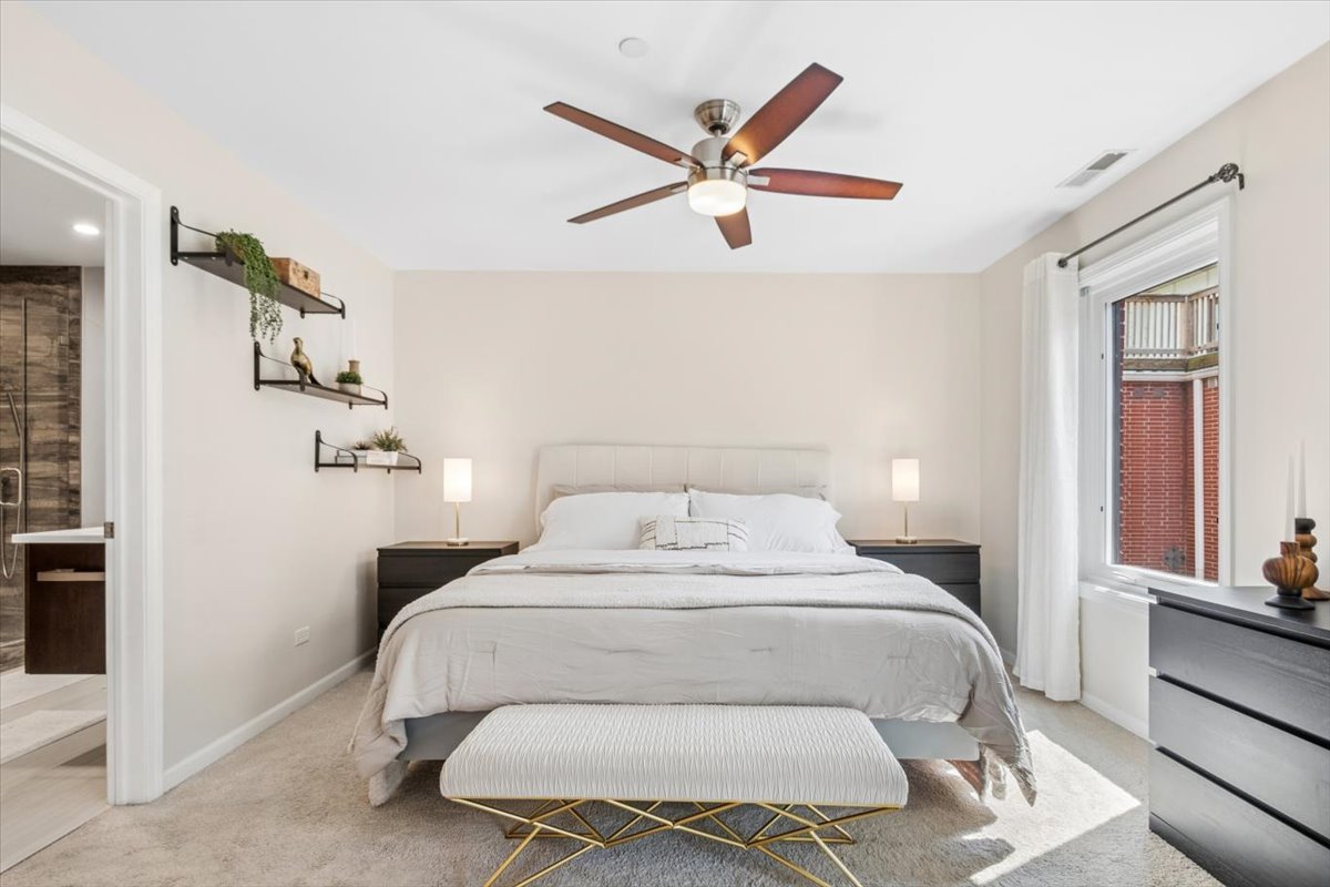 1192 Clarence Avenue Unit: 7