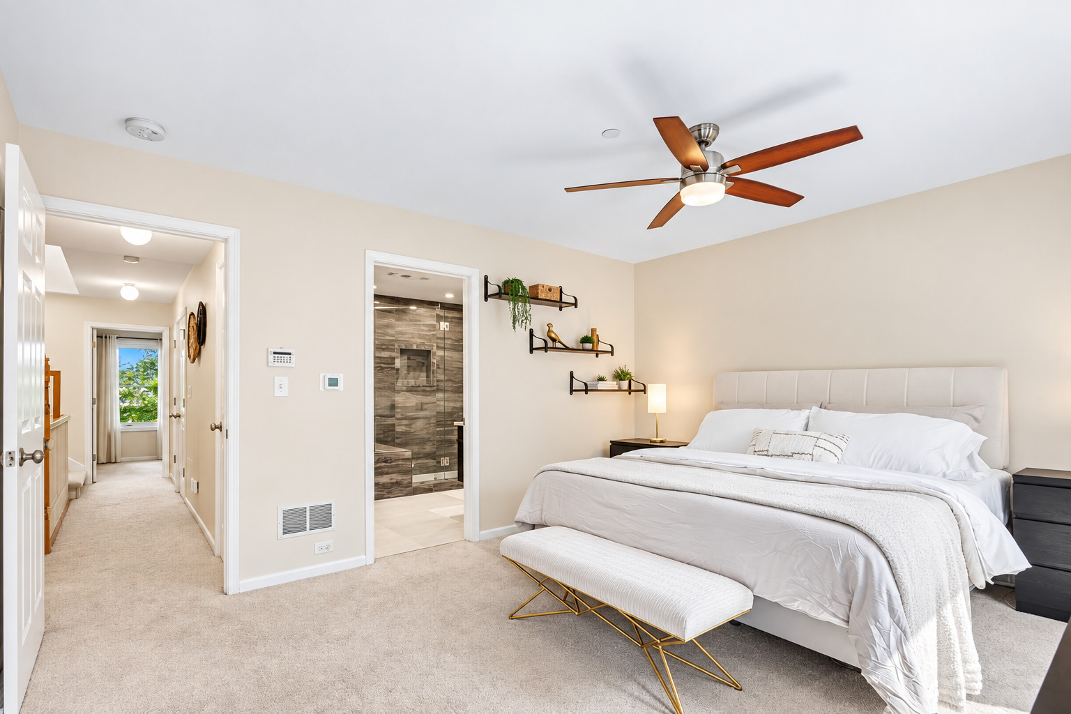 1192 Clarence Avenue Unit: 7