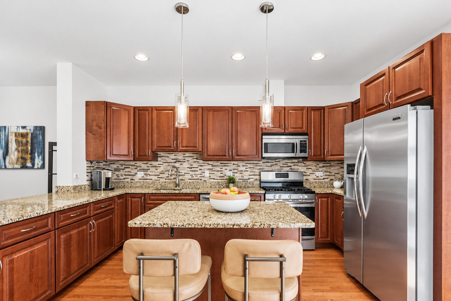 1192 Clarence Avenue Unit: 7