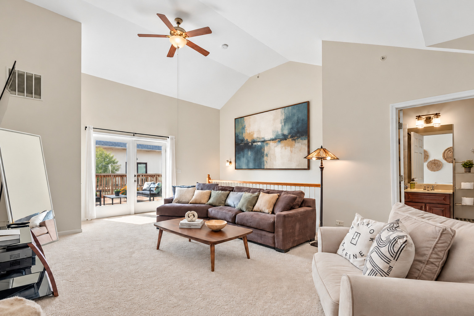 1192 Clarence Avenue Unit: 7
