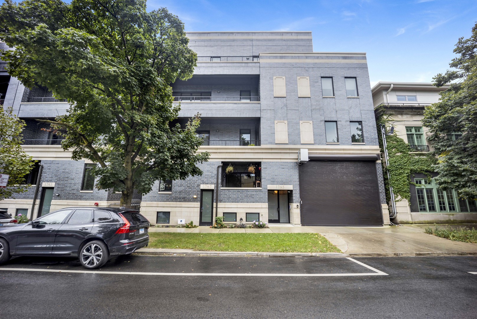 1767 W Rosehill Drive Unit: 203