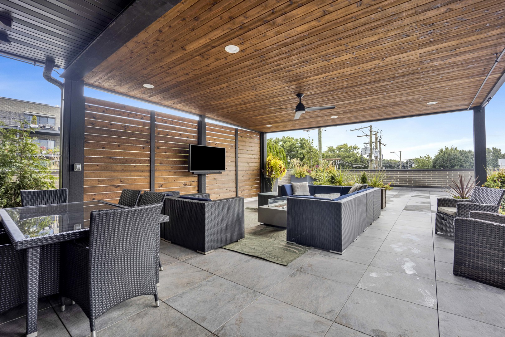 1767 W Rosehill Drive Unit: 203