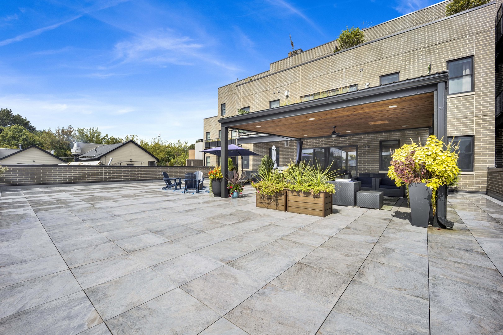 1767 W Rosehill Drive Unit: 203