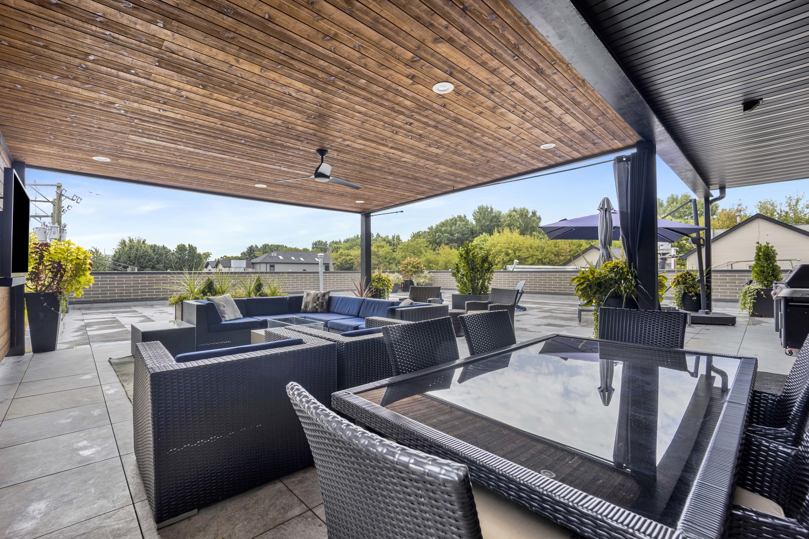 1767 W Rosehill Drive Unit: 203