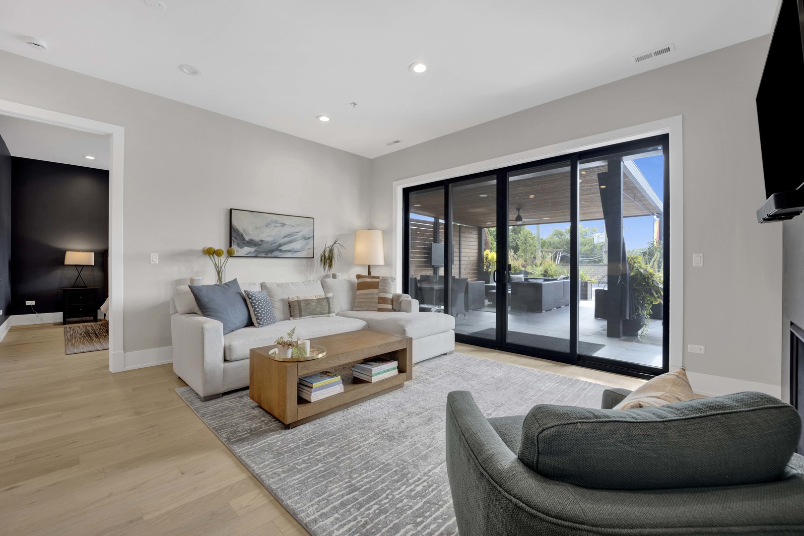1767 W Rosehill Drive Unit: 203