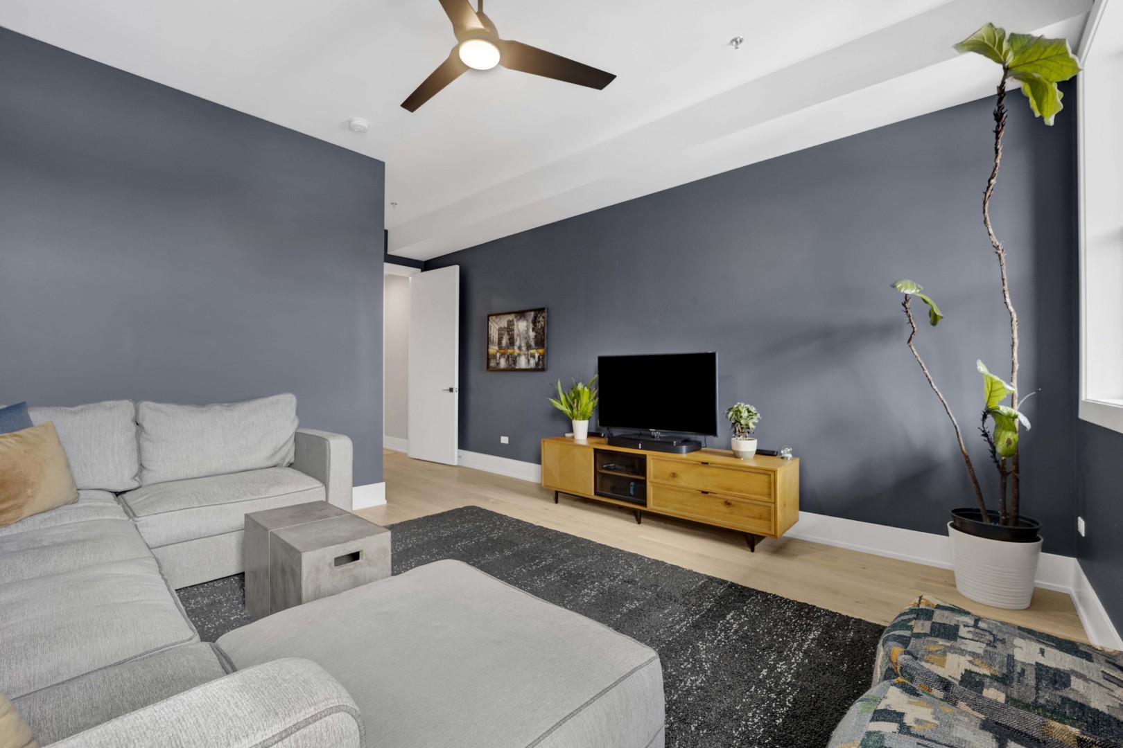 1767 W Rosehill Drive Unit: 203