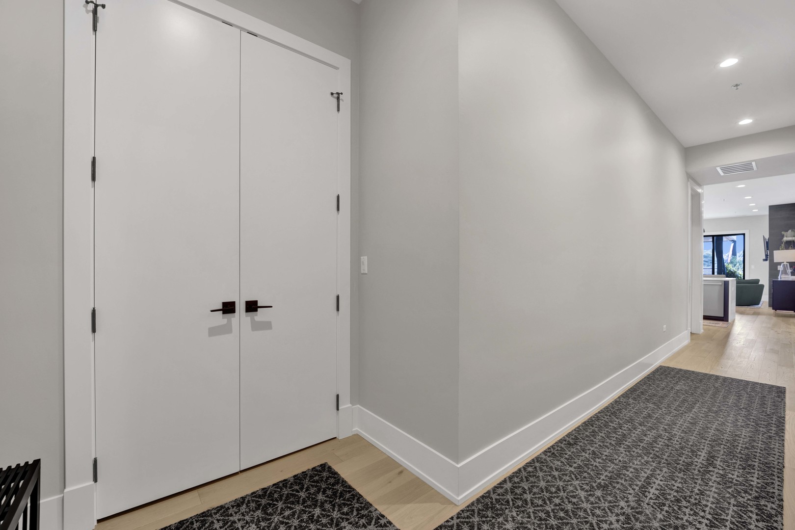 1767 W Rosehill Drive Unit: 203