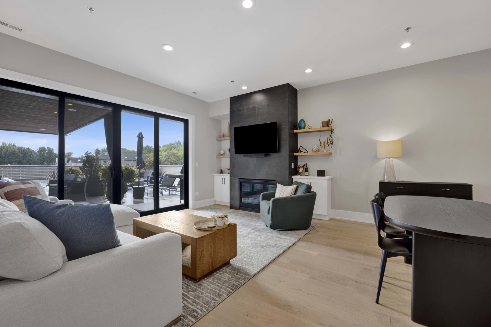 1767 W Rosehill Drive Unit: 203