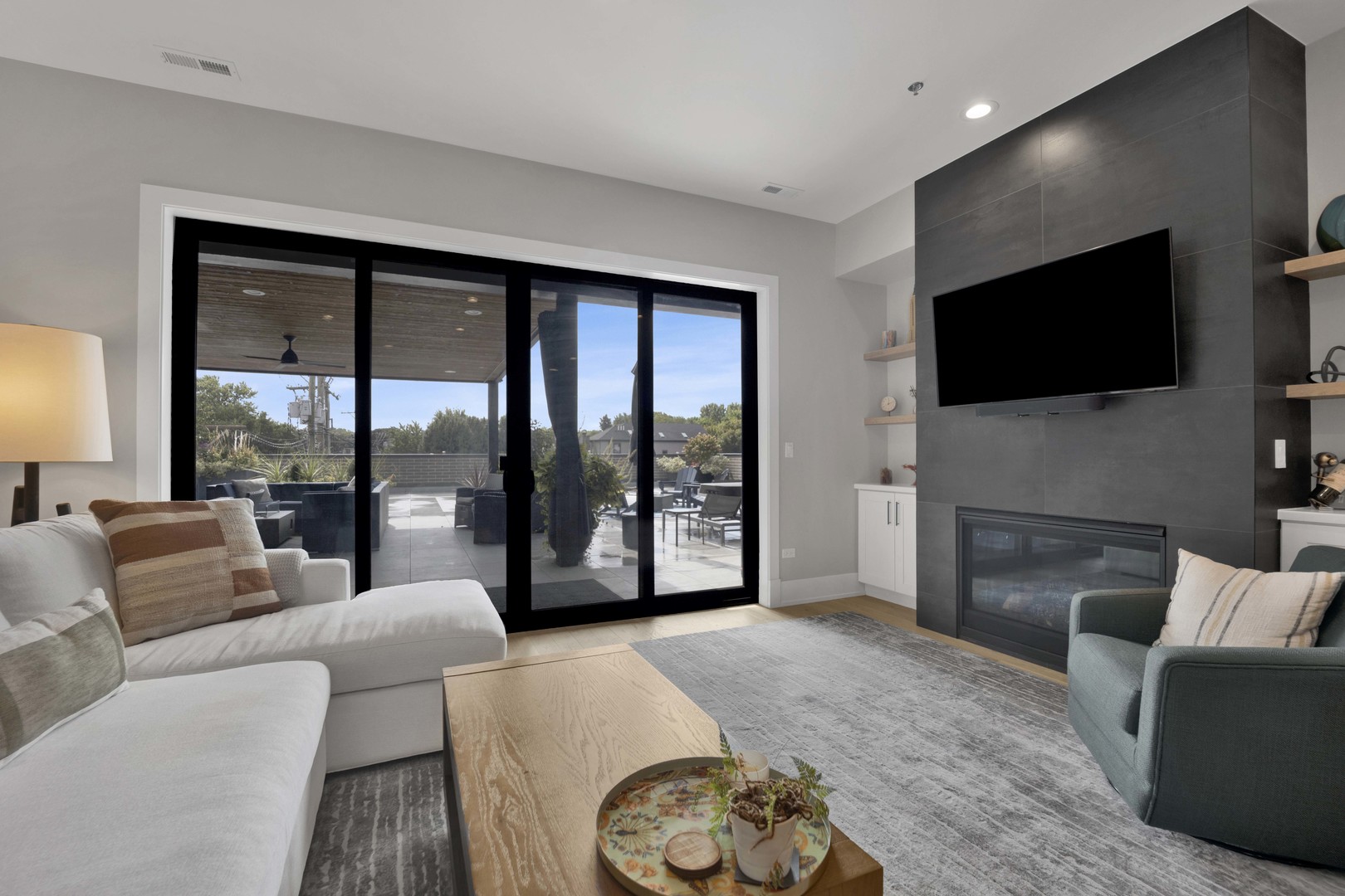1767 W Rosehill Drive Unit: 203
