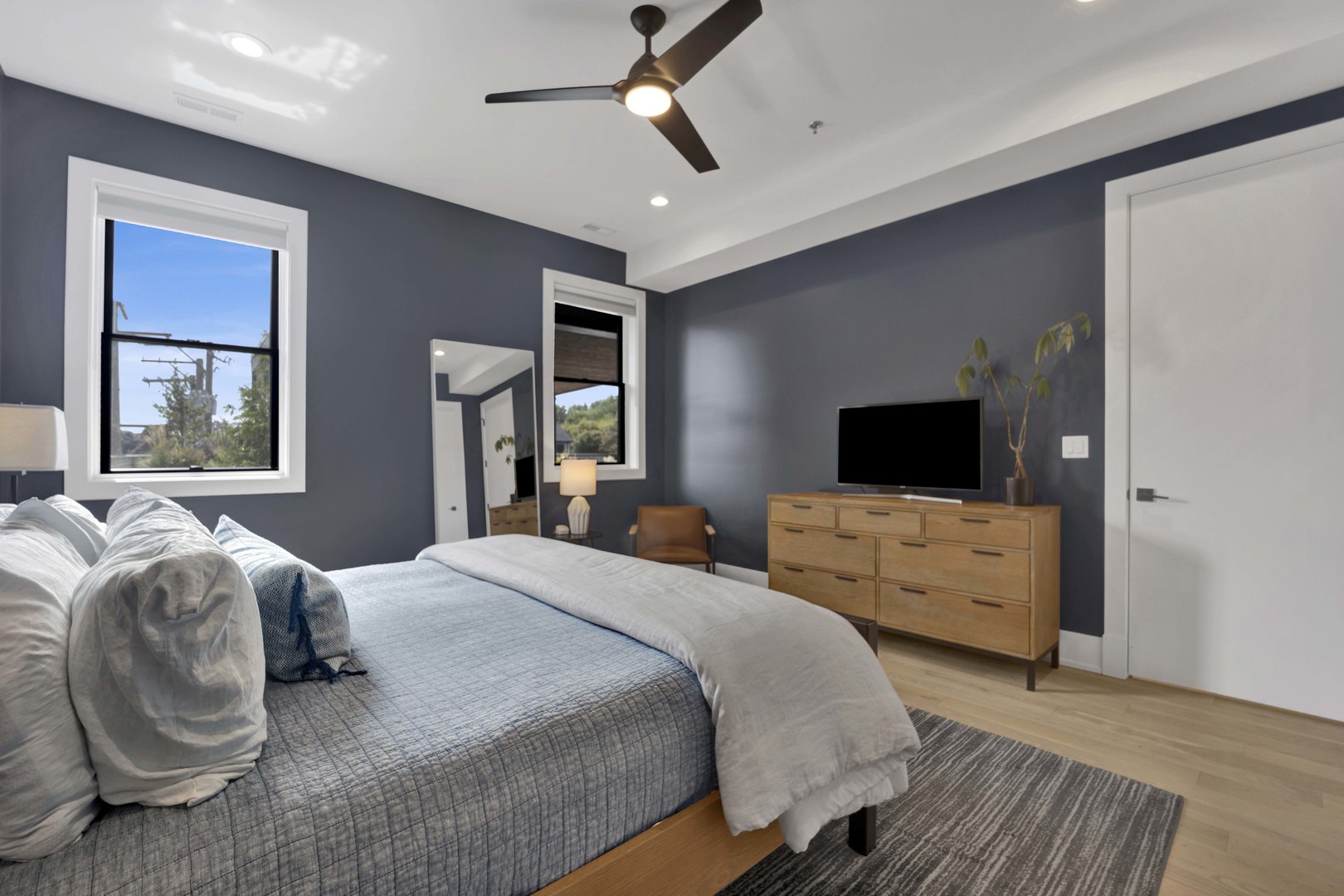 1767 W Rosehill Drive Unit: 203
