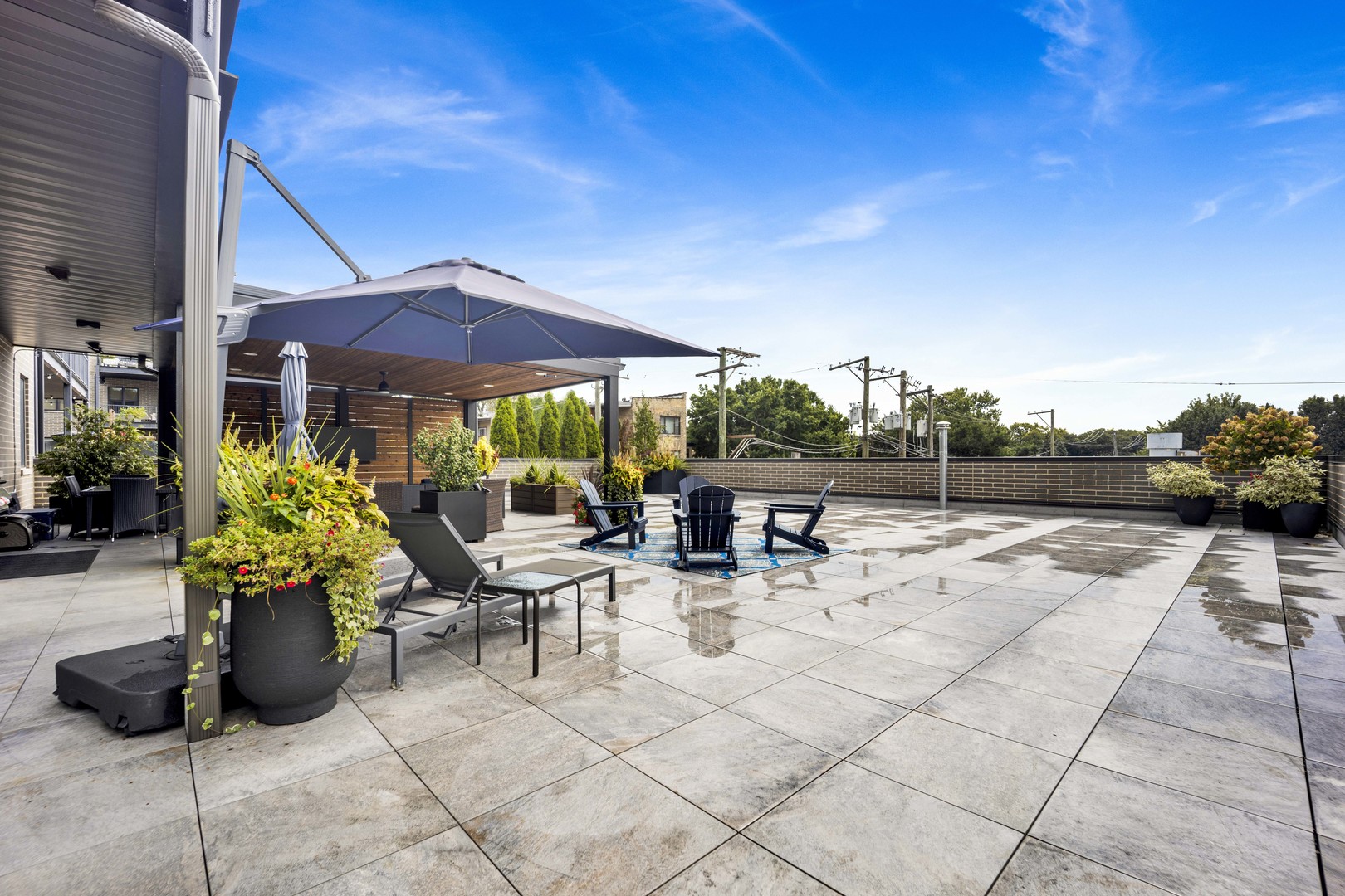 1767 W Rosehill Drive Unit: 203