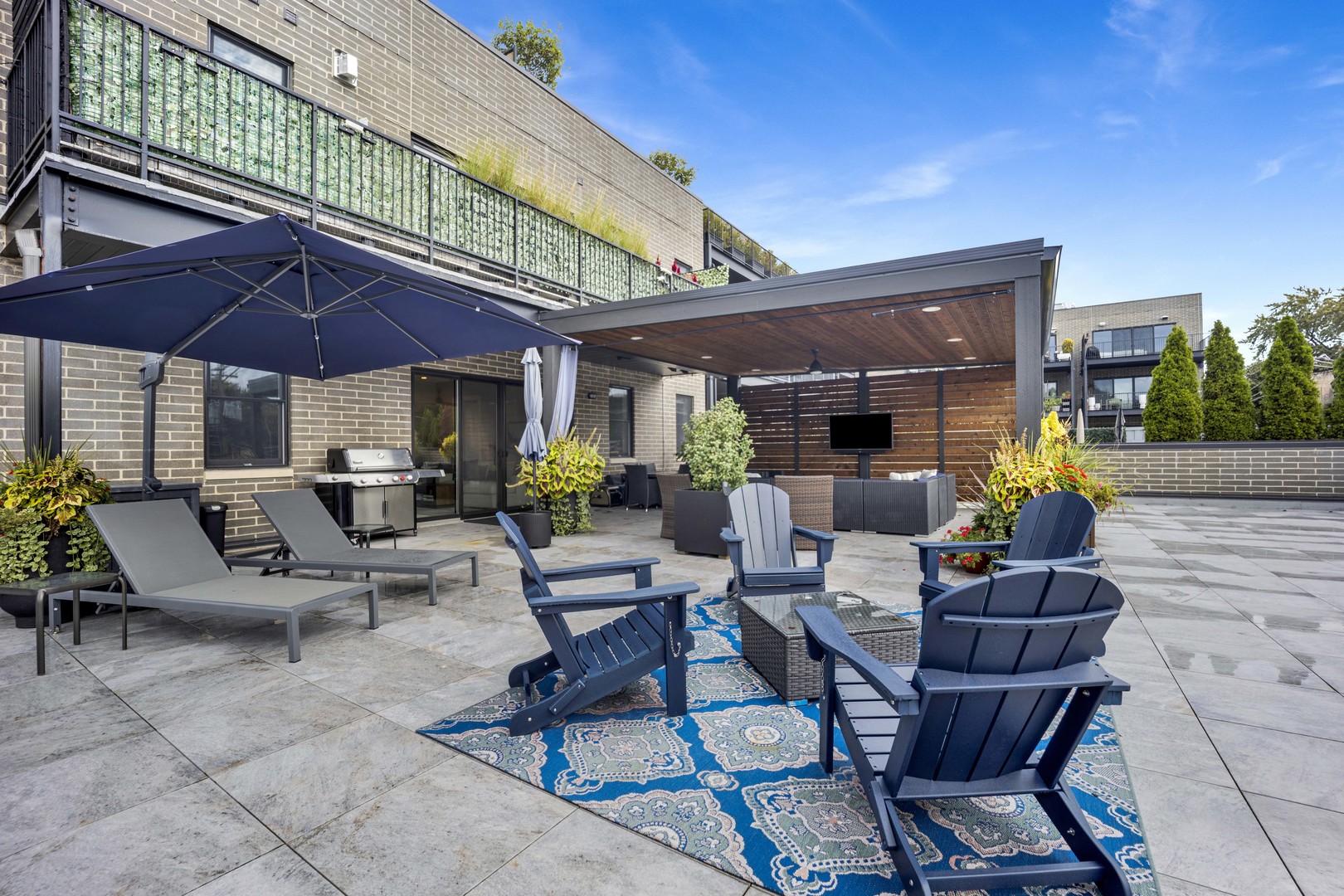 1767 W Rosehill Drive Unit: 203