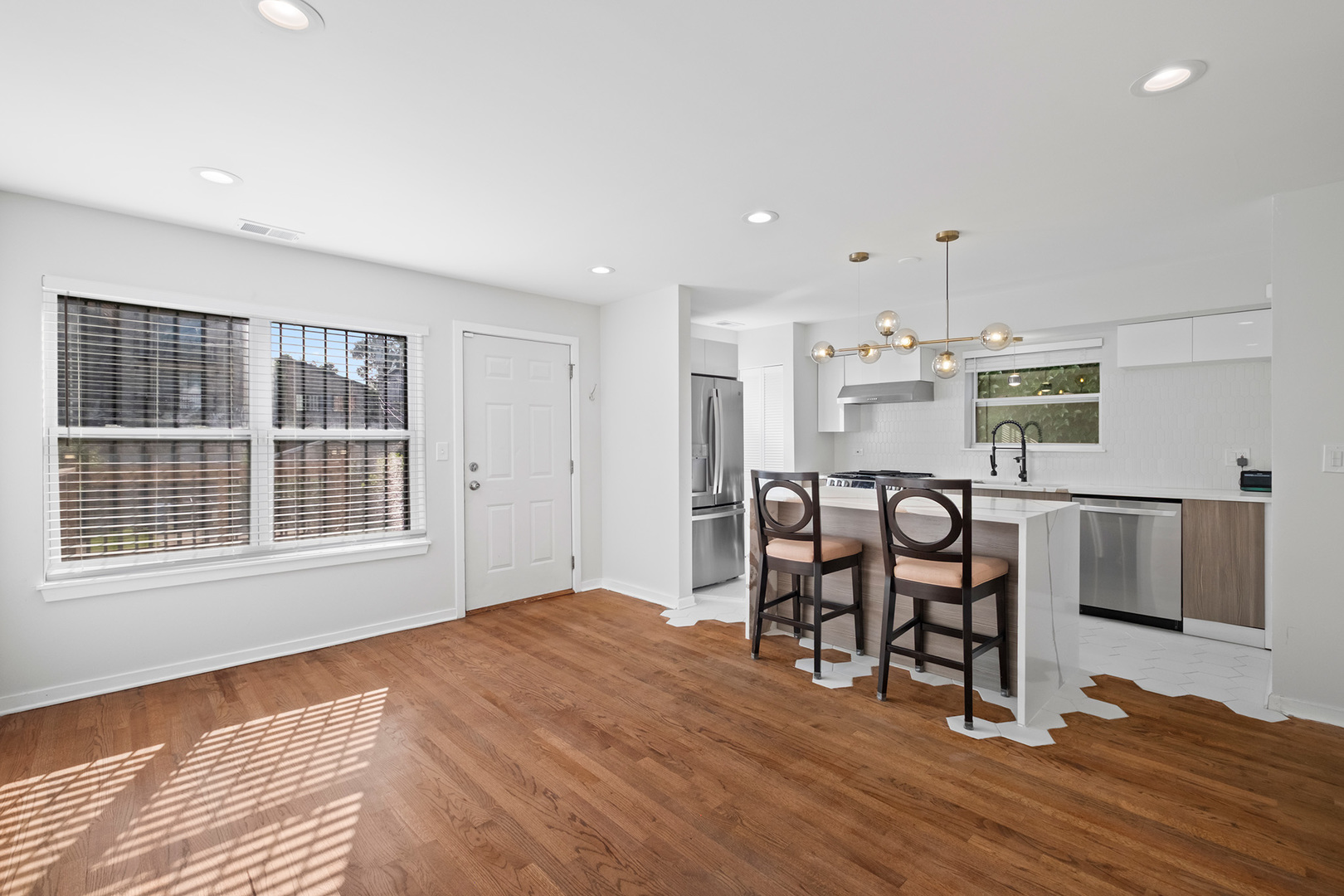 6449 S Kenwood Avenue Unit: 2