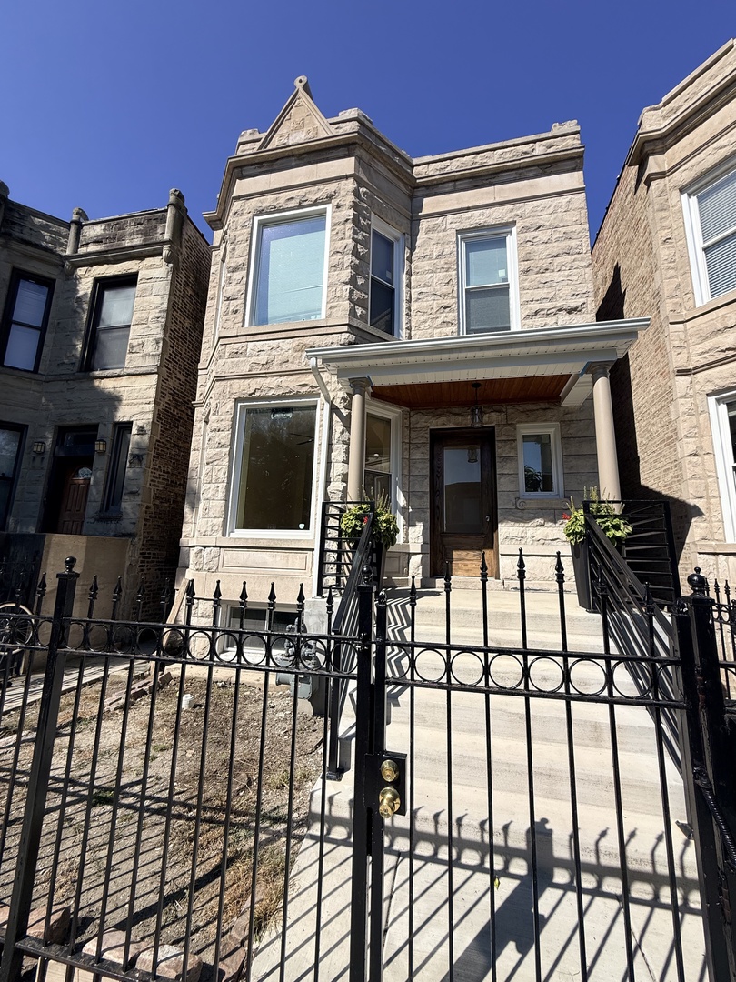 1334 N RIDGEWAY Avenue Unit: 1
