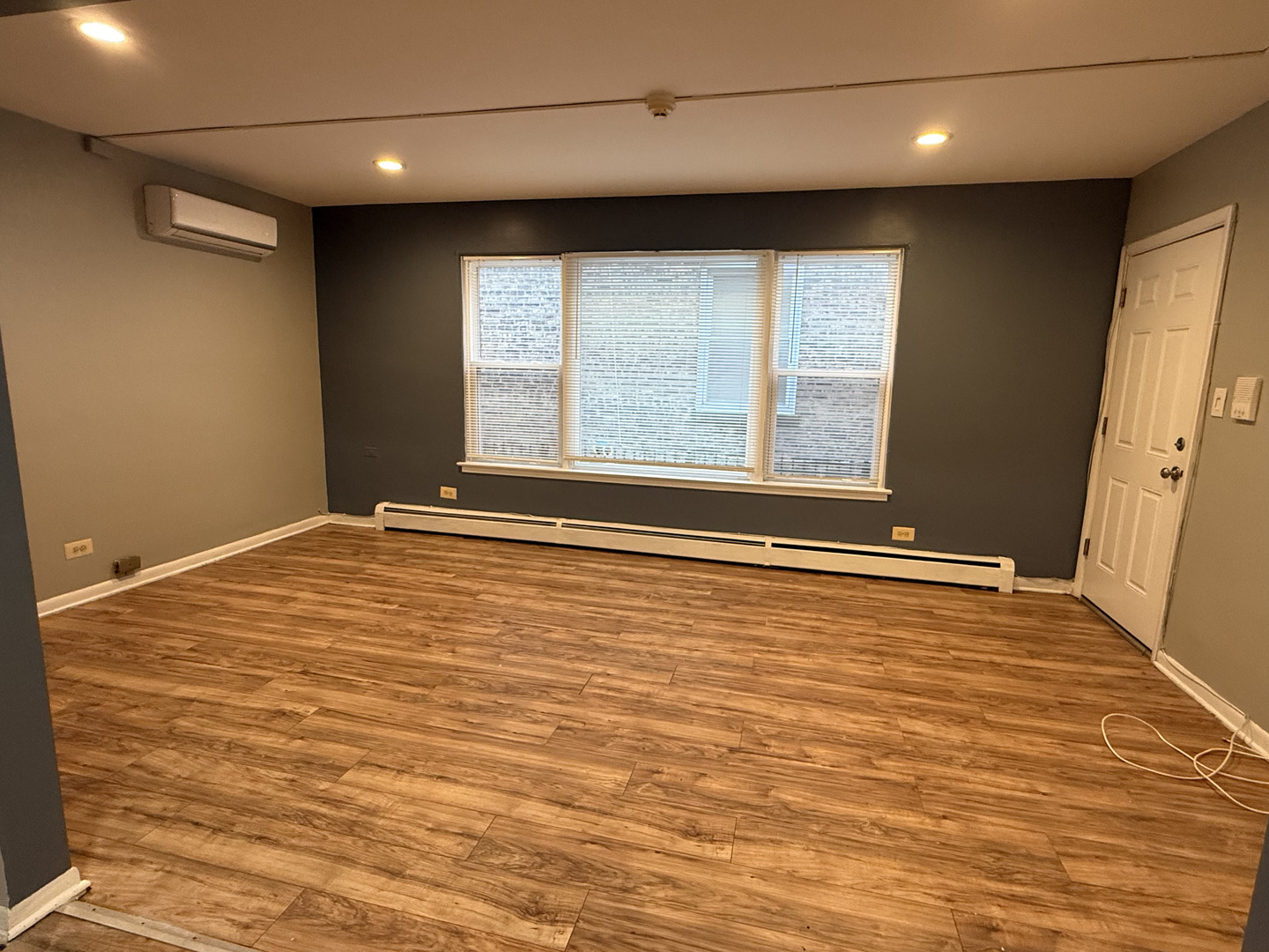 1727 W North Shore Avenue Unit: 1F