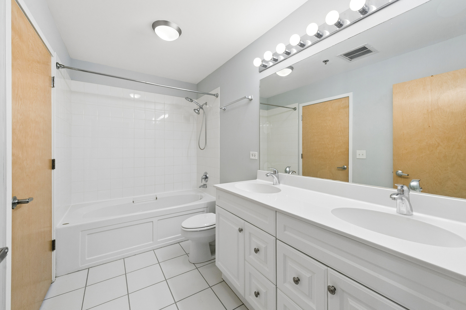1620 S MICHIGAN Avenue Unit: 710