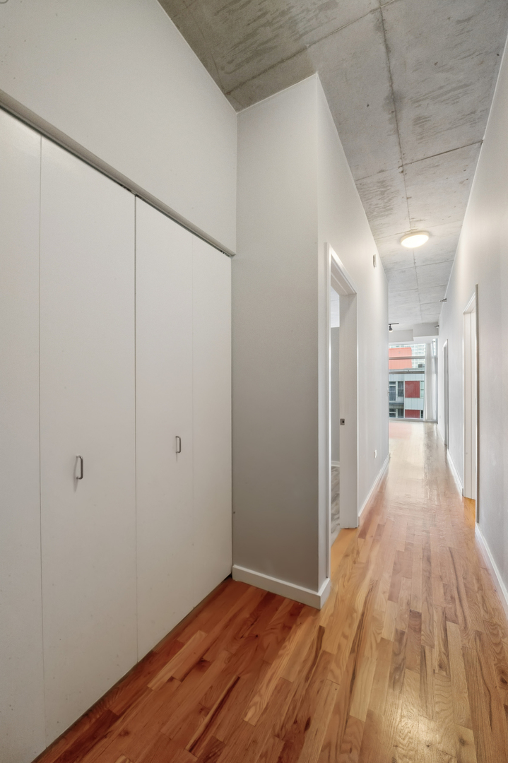 1620 S MICHIGAN Avenue Unit: 710