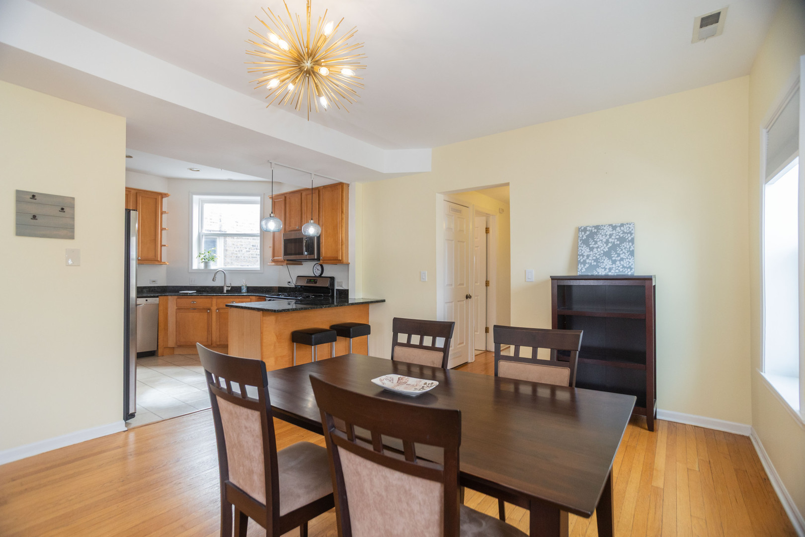 2734 W ARGYLE Street Unit: 3