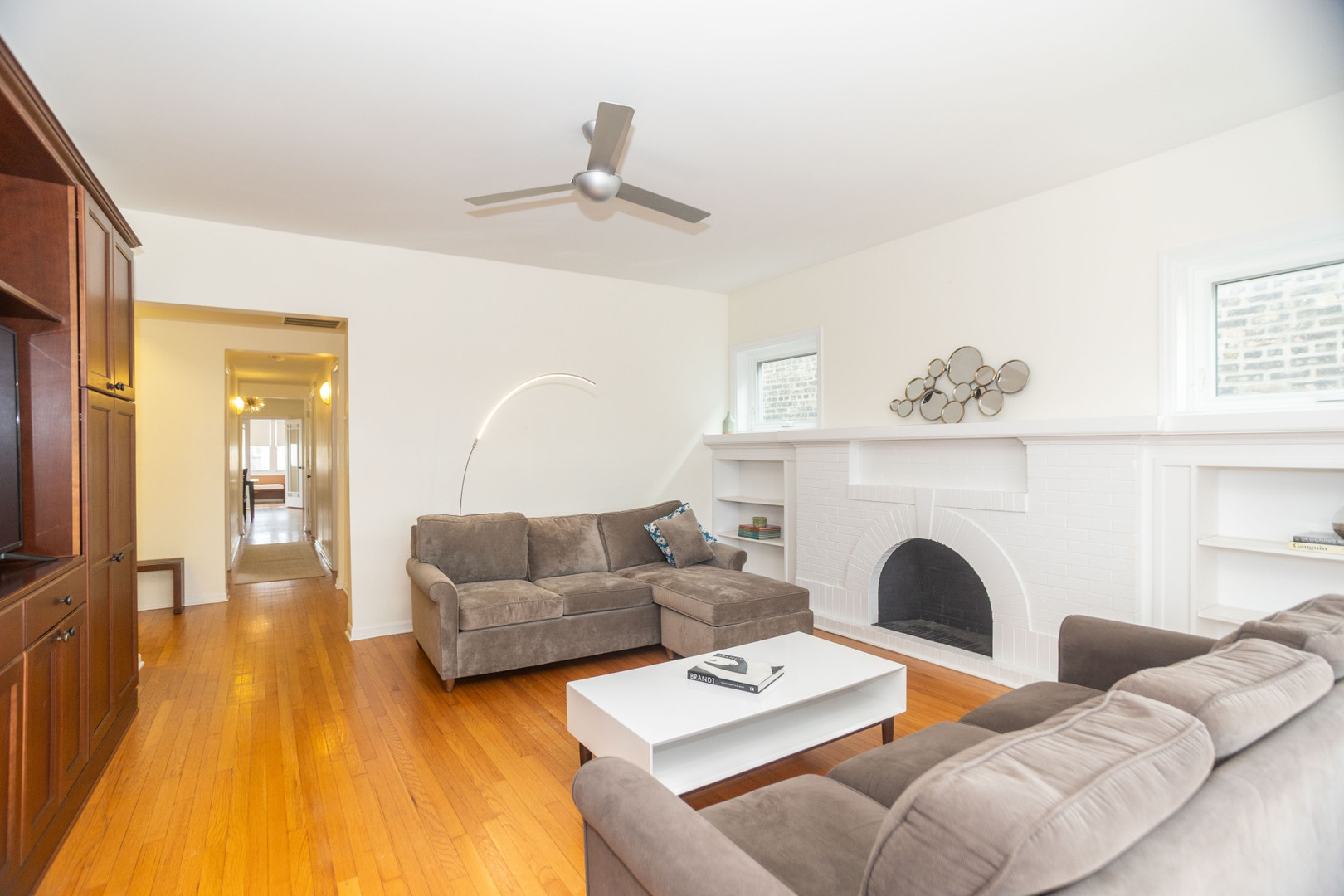 2734 W ARGYLE Street Unit: 3