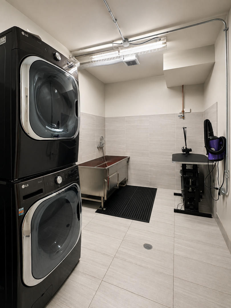 3740 N Halsted Street Unit: 914
