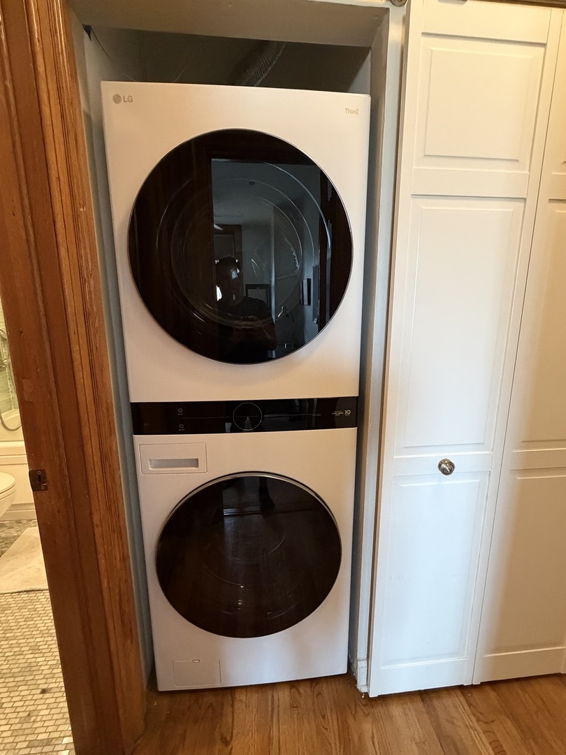 550 W Surf Street Unit: 512