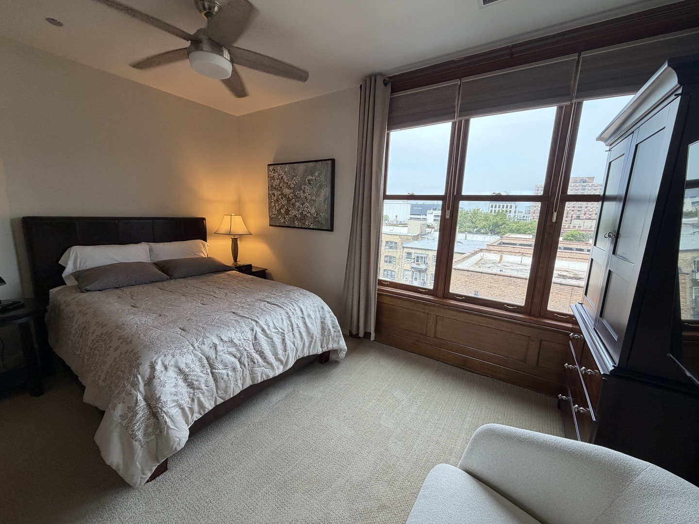550 W Surf Street Unit: 512
