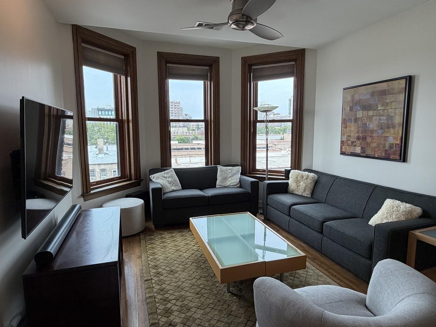 550 W Surf Street Unit: 512