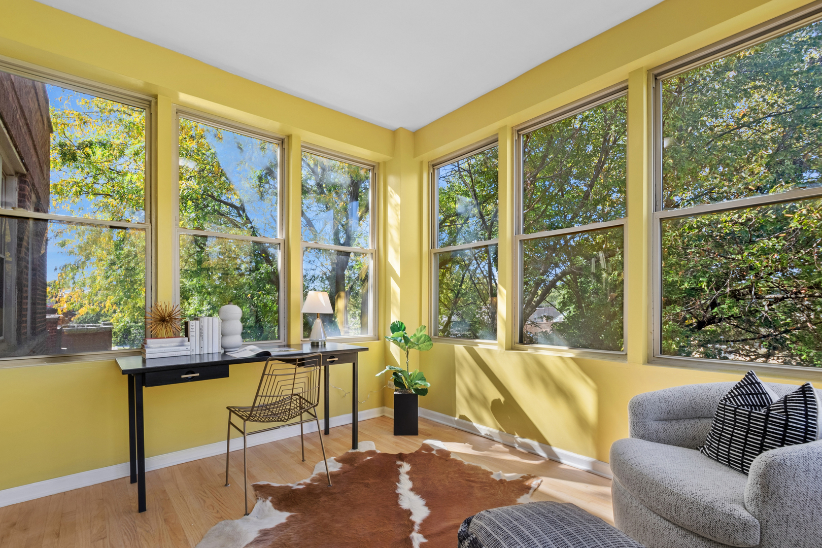 3725 W Byron Street Unit: 3
