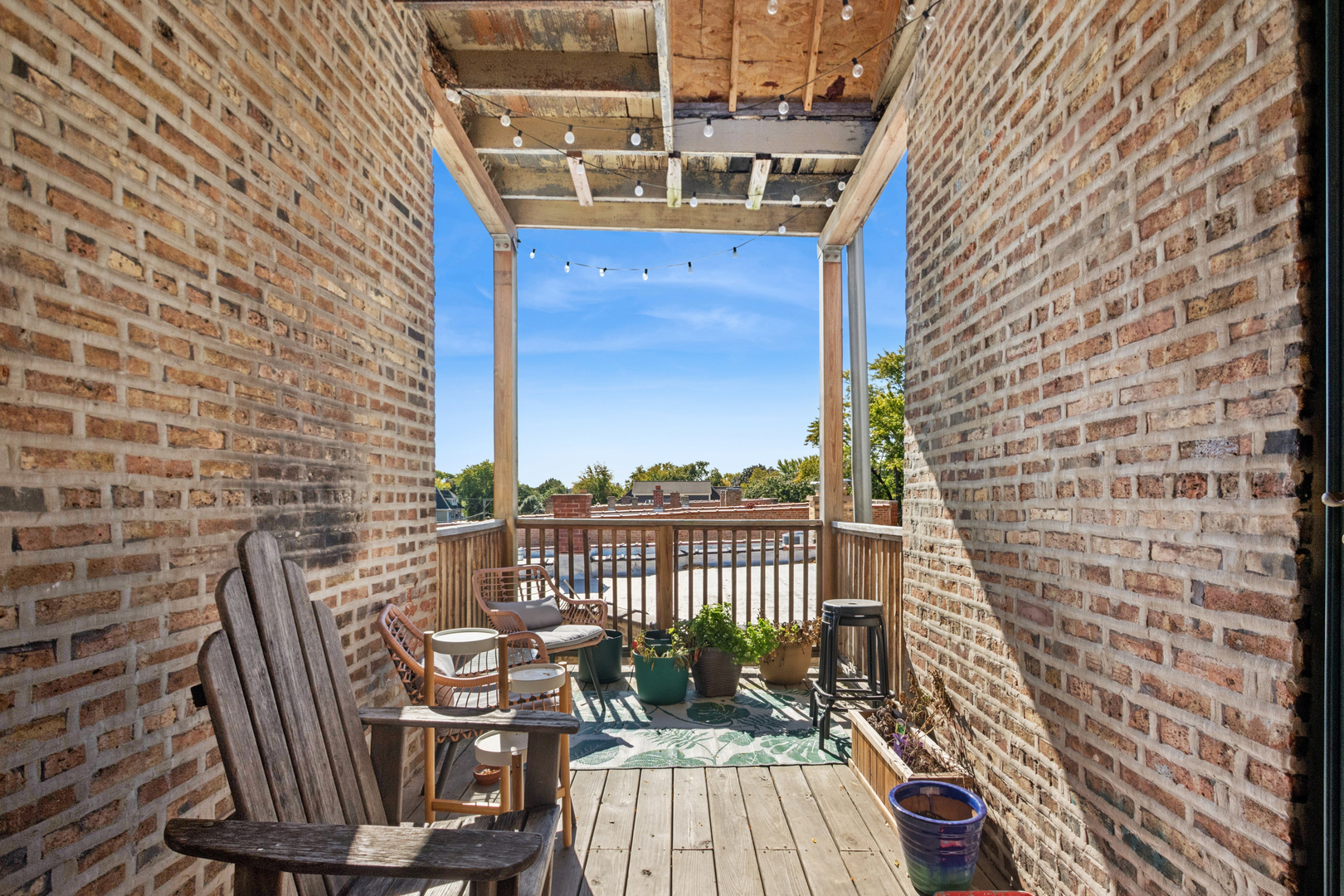 3725 W Byron Street Unit: 3