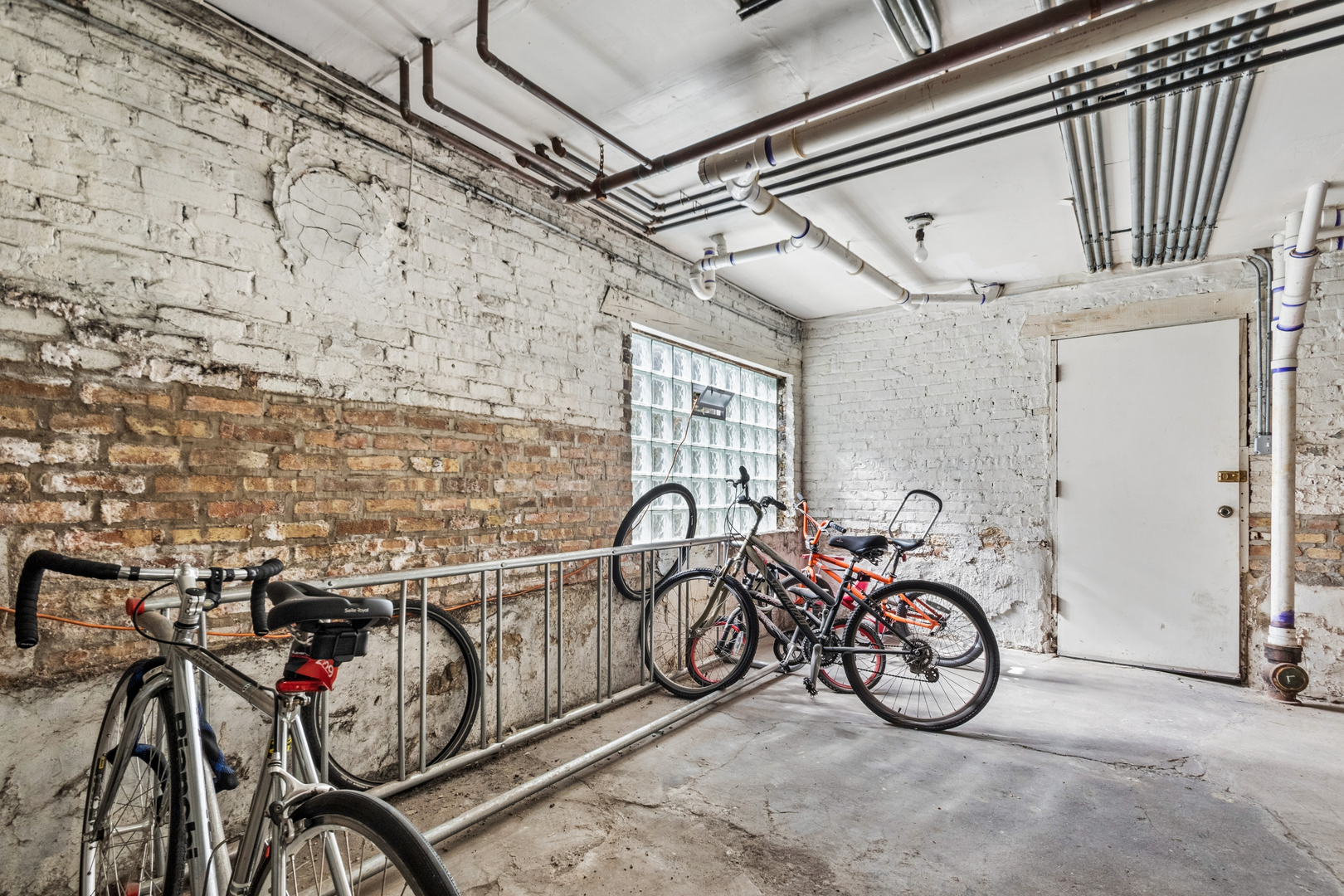 3725 W Byron Street Unit: 3