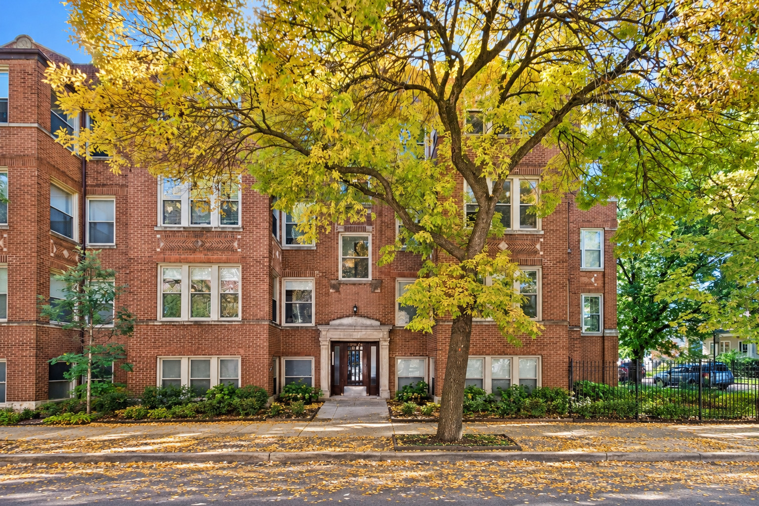 3725 W Byron Street Unit: 3