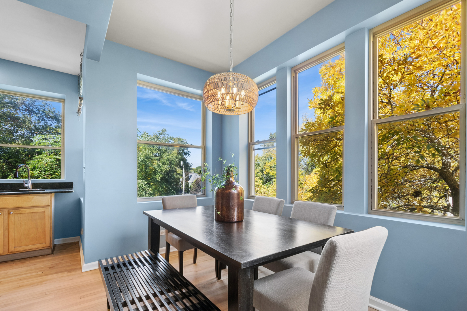3725 W Byron Street Unit: 3