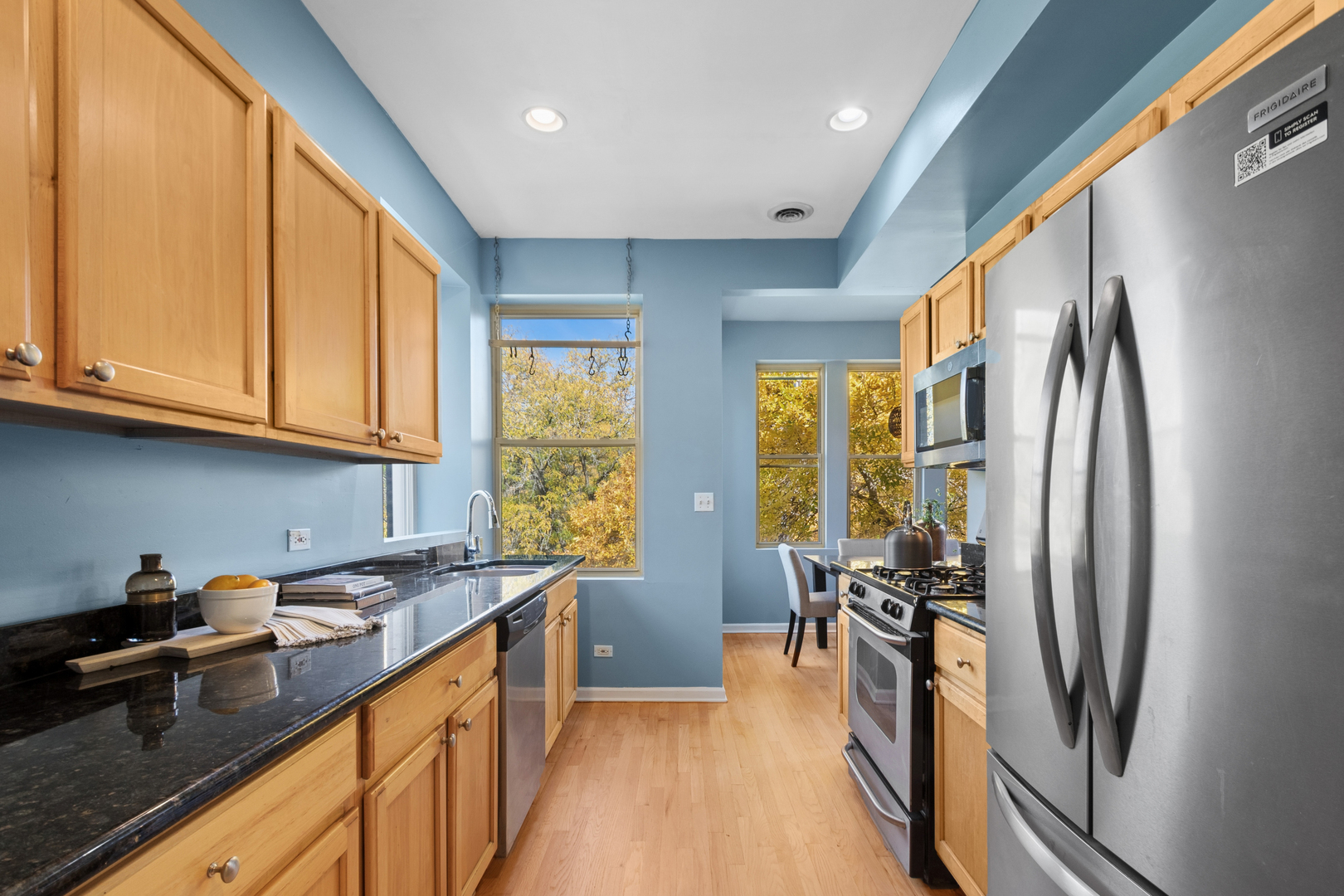 3725 W Byron Street Unit: 3