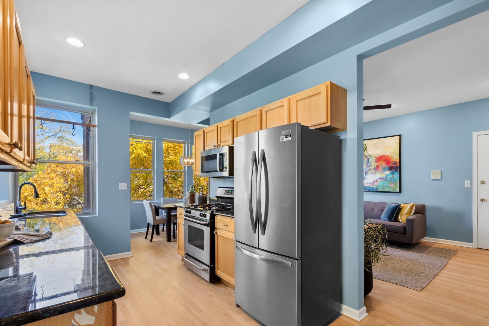3725 W Byron Street Unit: 3