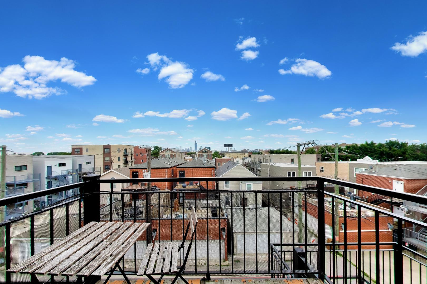 519 S Maplewood Avenue Unit: 4N