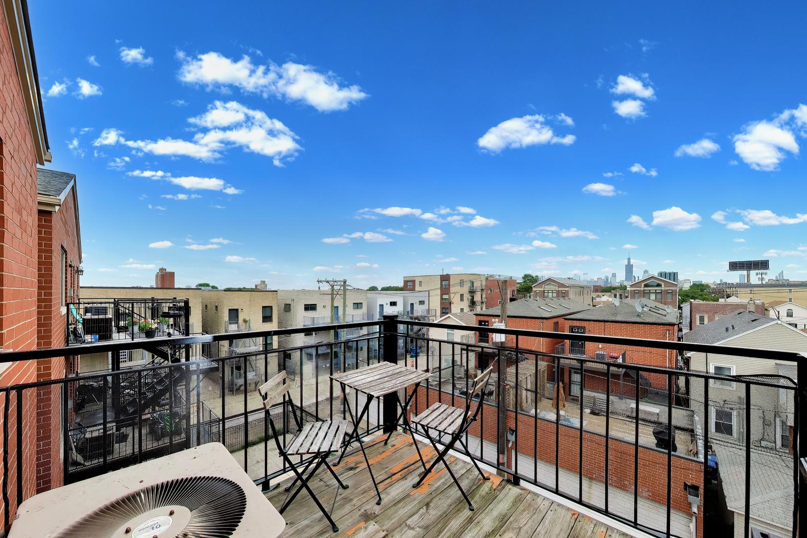 519 S Maplewood Avenue Unit: 4N