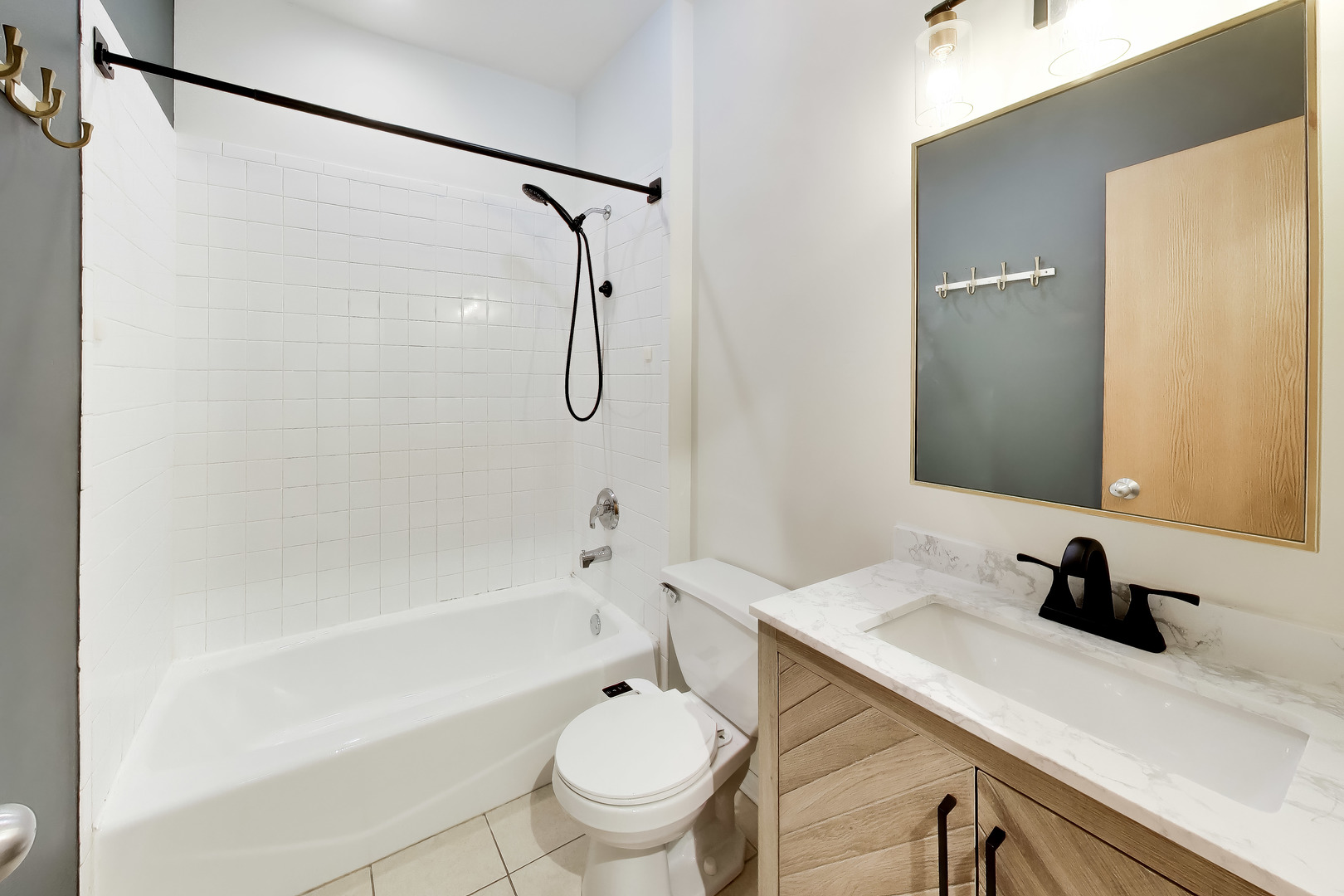 519 S Maplewood Avenue Unit: 4N