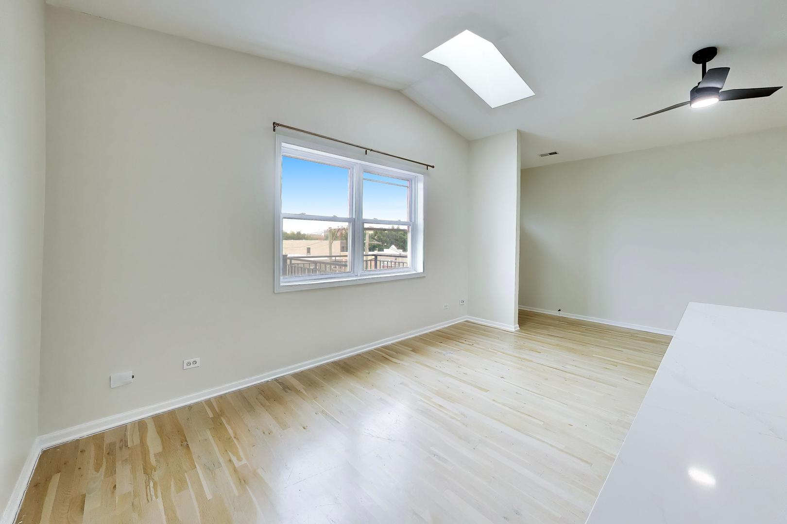 519 S Maplewood Avenue Unit: 4N
