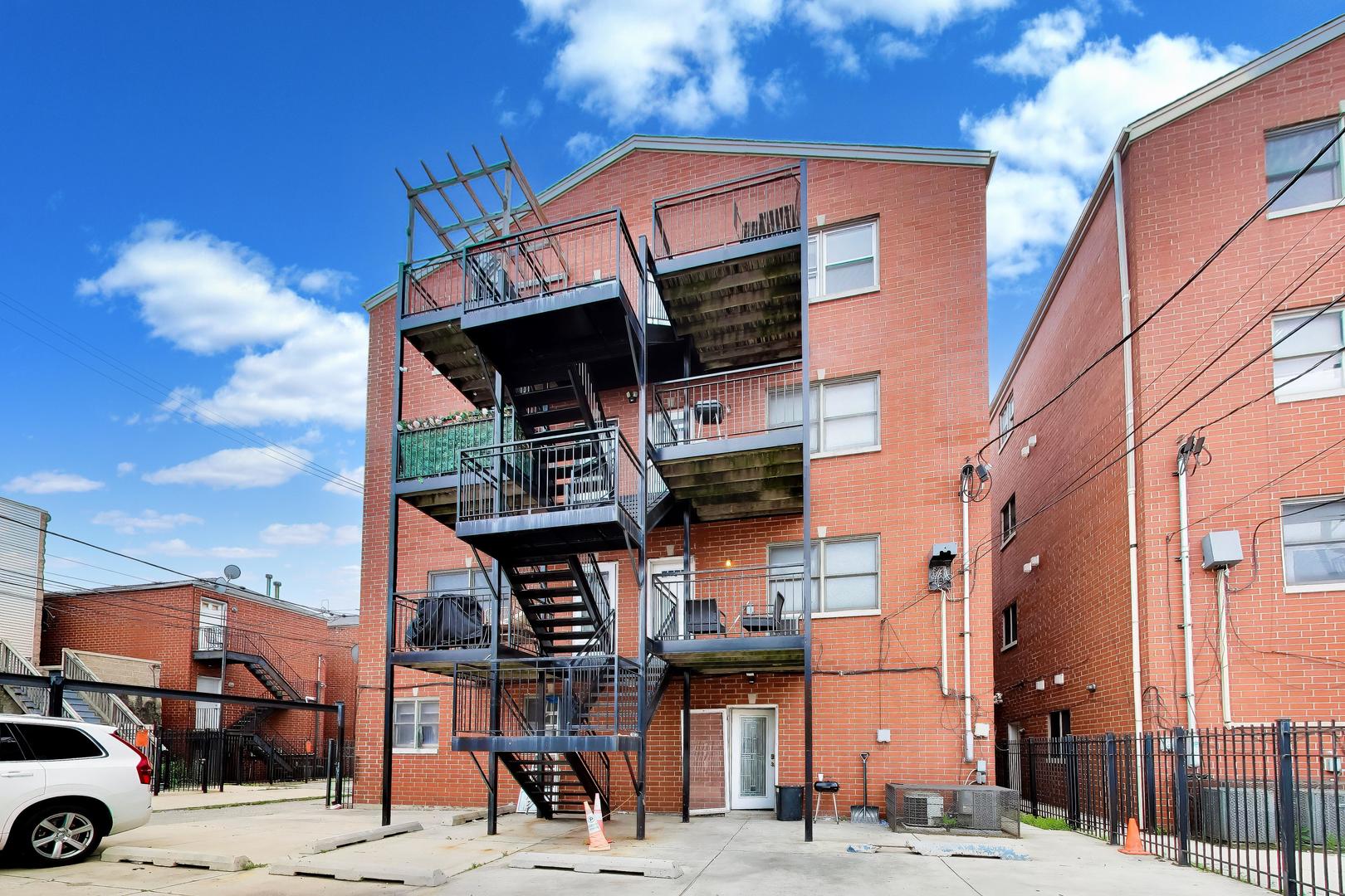 519 S Maplewood Avenue Unit: 4N