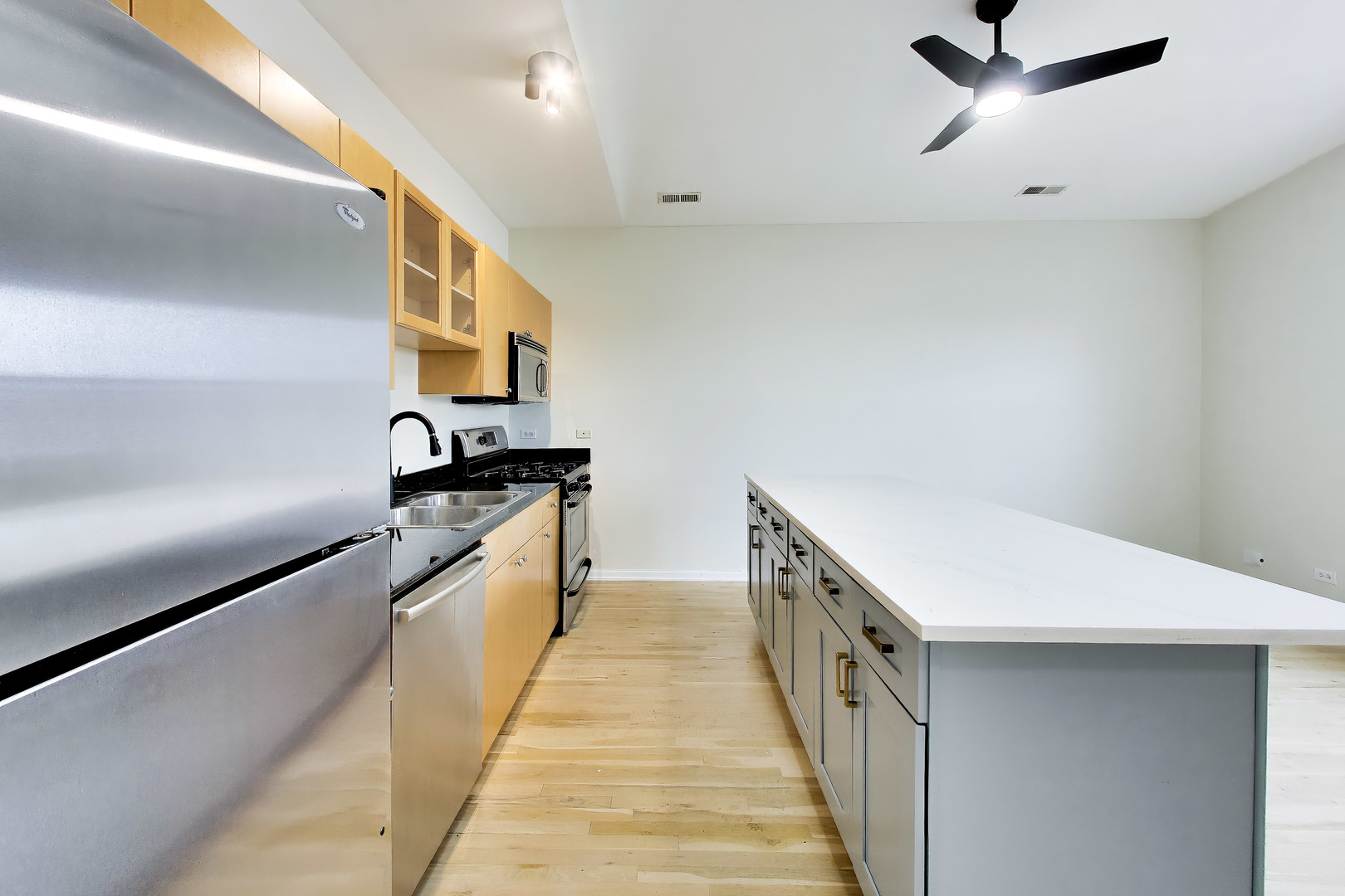 519 S Maplewood Avenue Unit: 4N