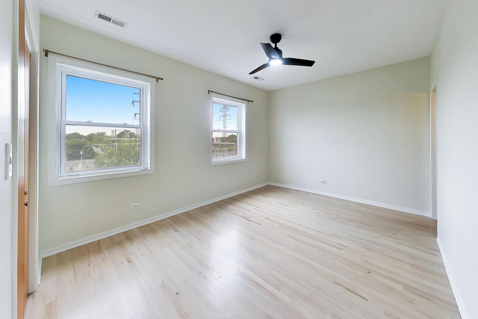 519 S Maplewood Avenue Unit: 4N