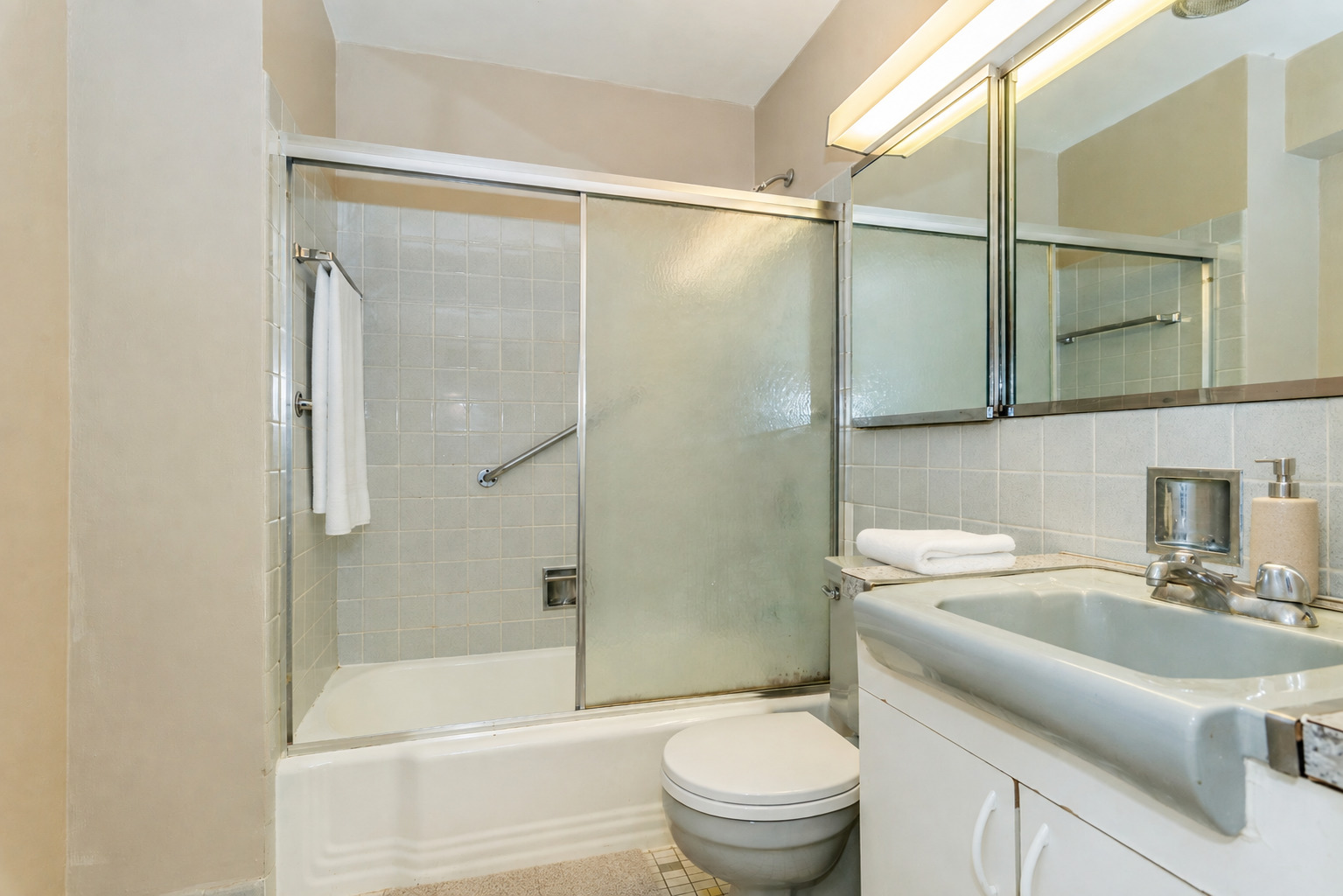 5701 N Sheridan Road Unit: 12N