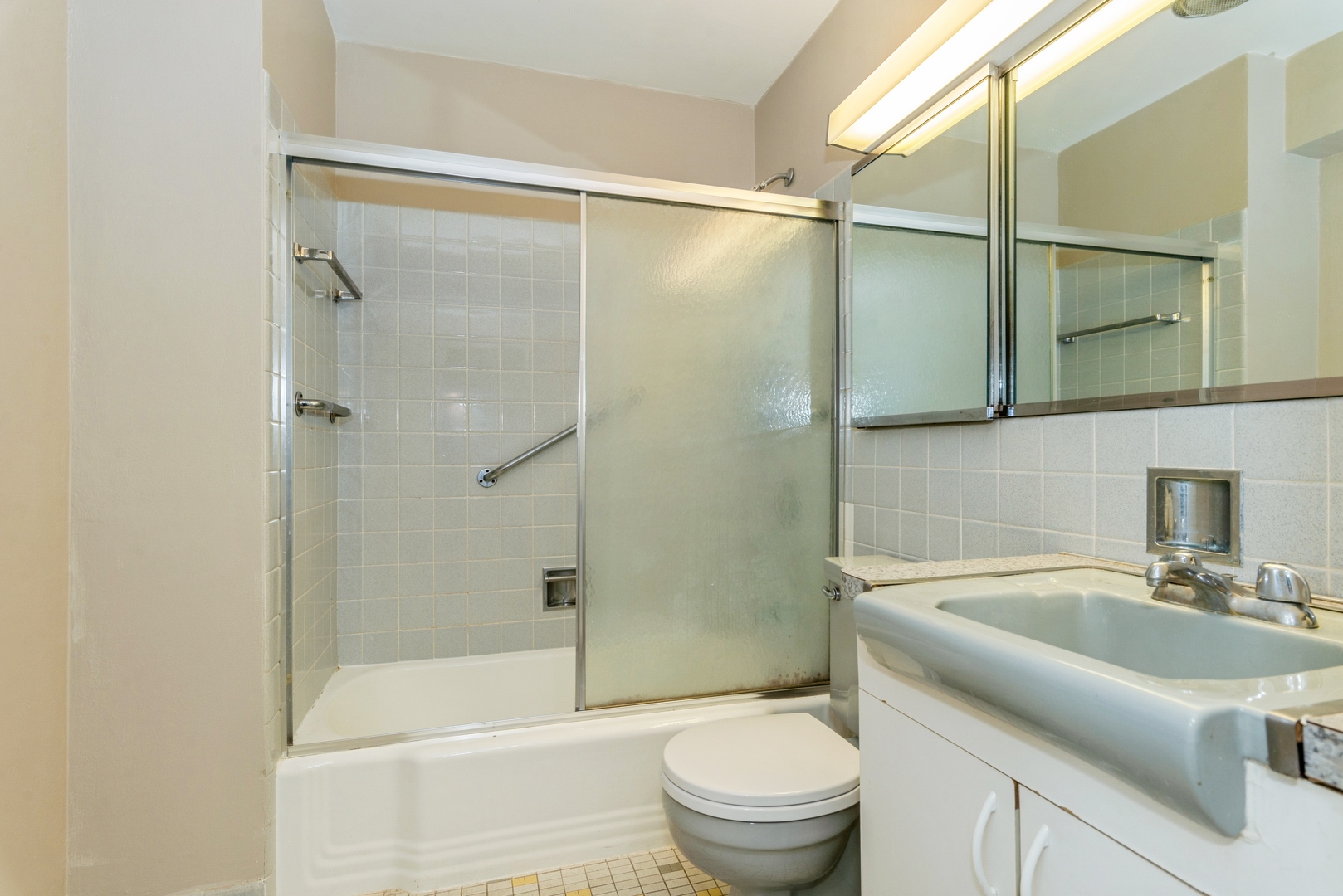 5701 N Sheridan Road Unit: 12N