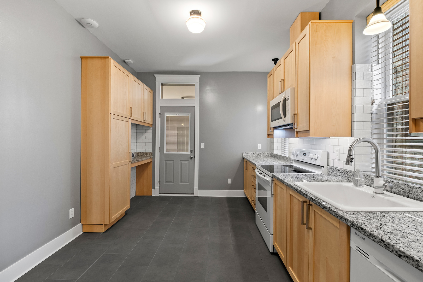 1335 W Thorndale Avenue Unit: 1